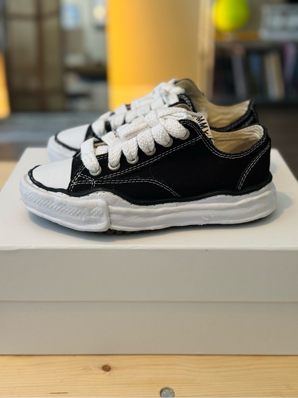Maison Mihara Yasuhiro Hank OG Sole Canvas Low Black & White